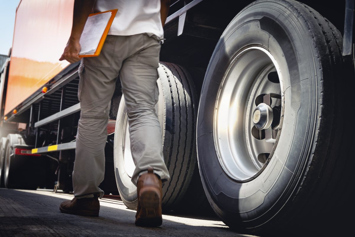 5 Tips to Keep Your Trailer Yard Employees Safe in 2023