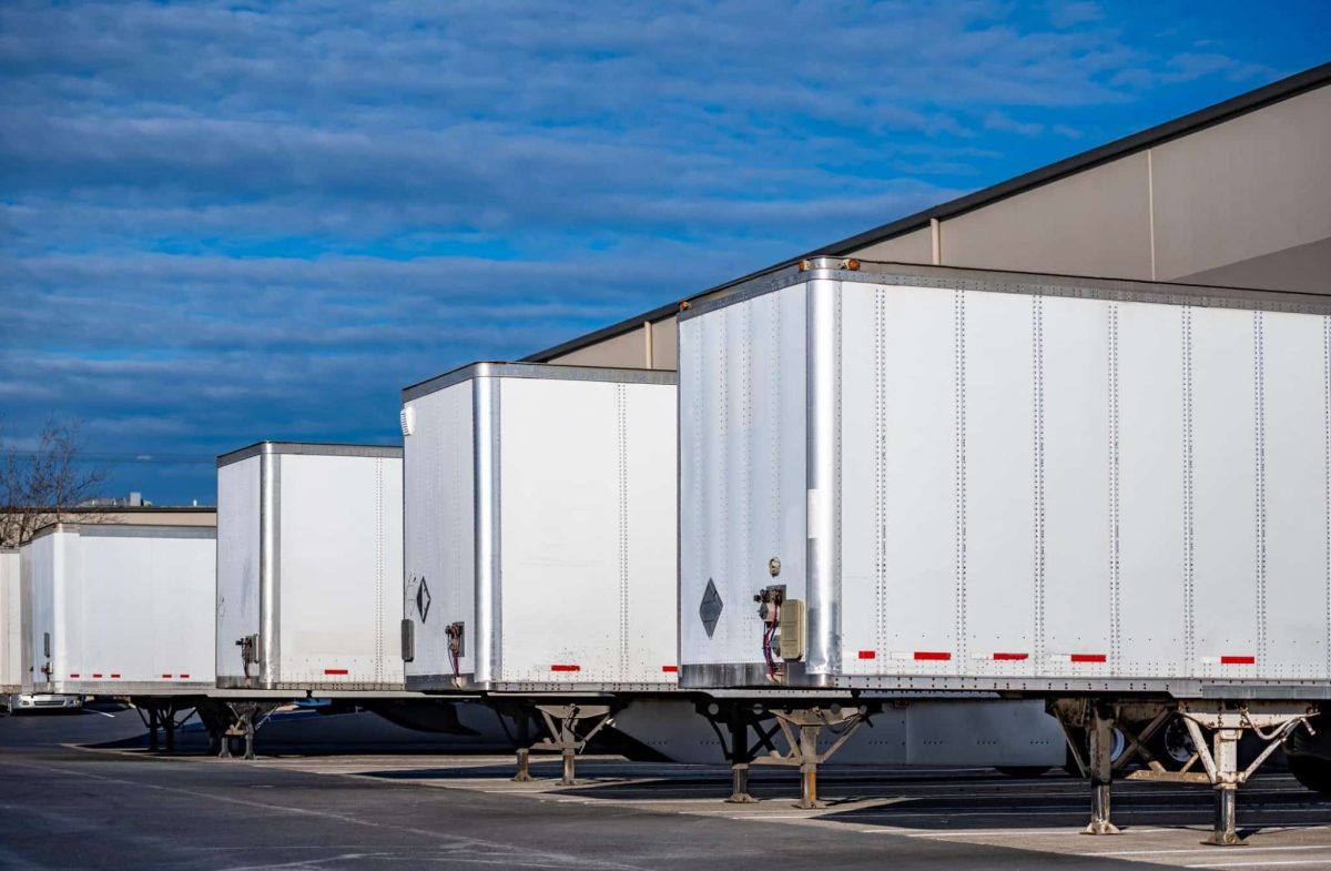 Improve Your Trailer Yard with an Powered Trailer Dolly and a Management System