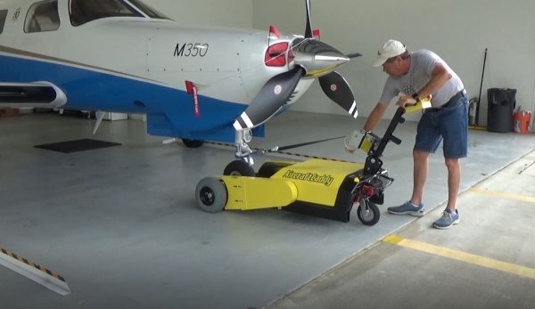 Video: AircraftCaddy – The Fast & Easy Way to Move your Airplane In & Out of the Hangar