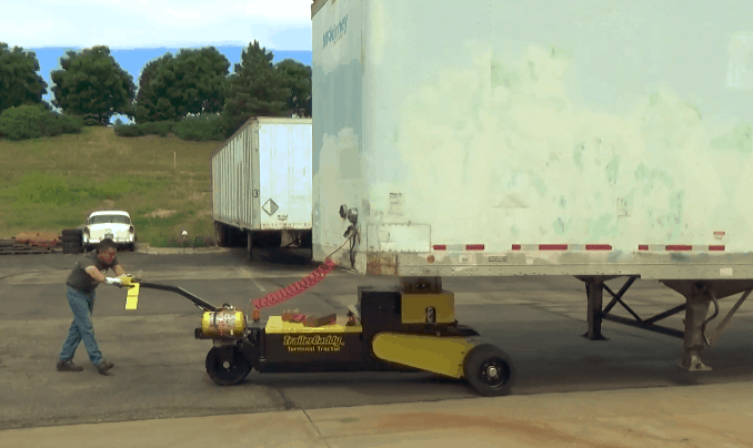 Video: TrailerCaddy Terminal Tractor Moves Heavy Semi-Trailers