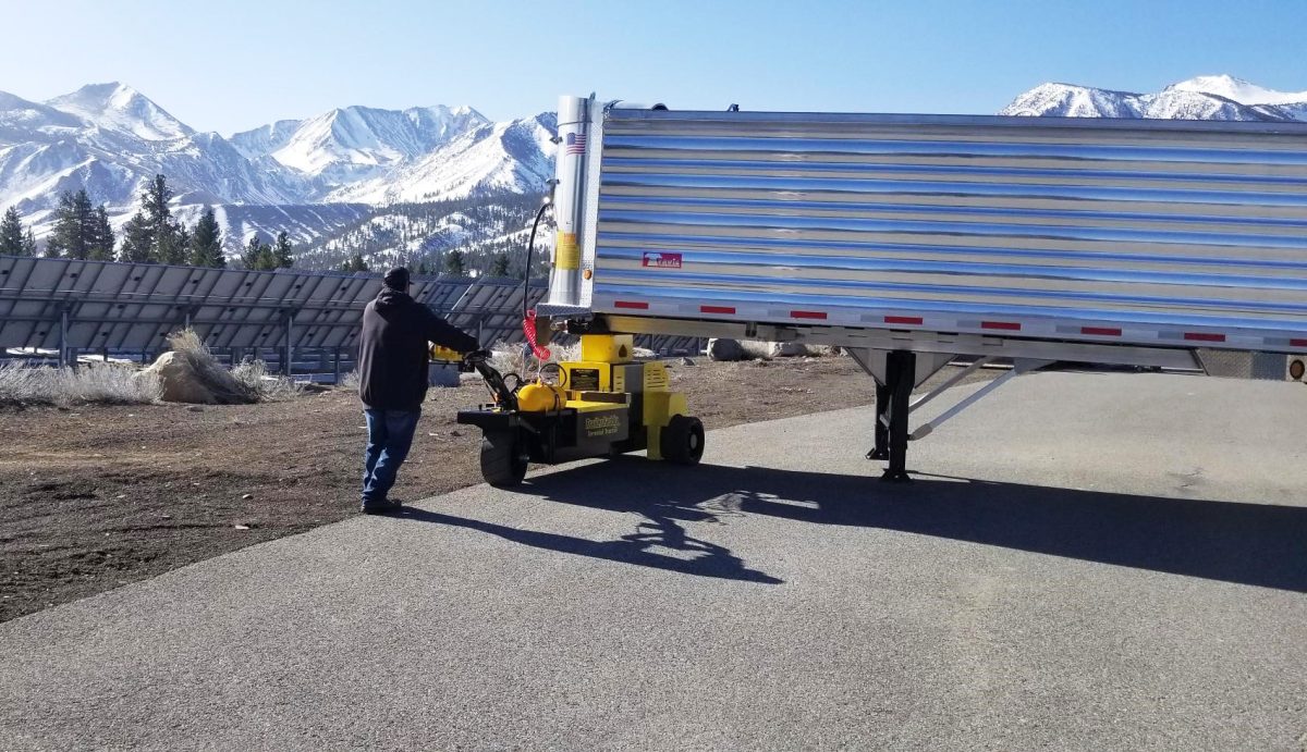 Why Businesses Should Consider an Electric Trailer Moving Solution vs. a Shunt Truck